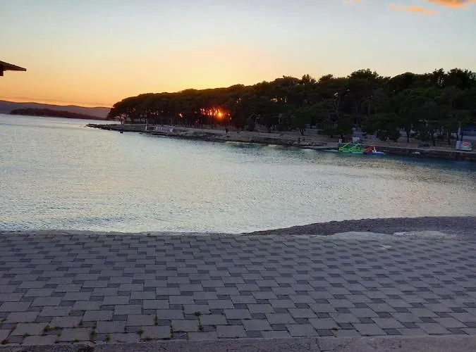 Mobile Agava 2 Vikendica Biograd Na Moru